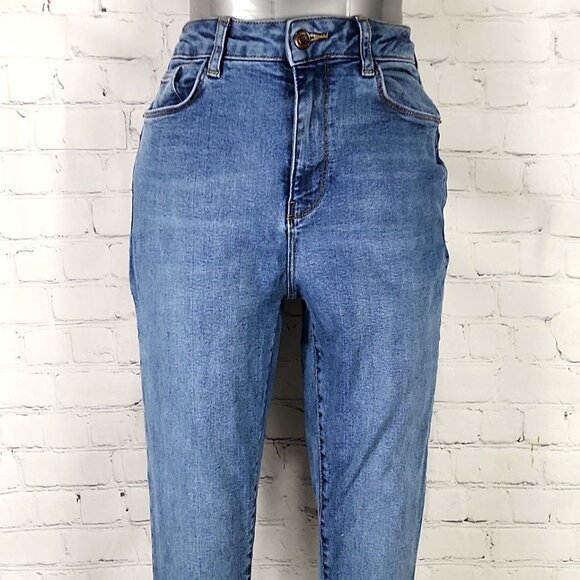 New Look Tall Lift & Shape Skinny Jeans - Picture 4 of 9